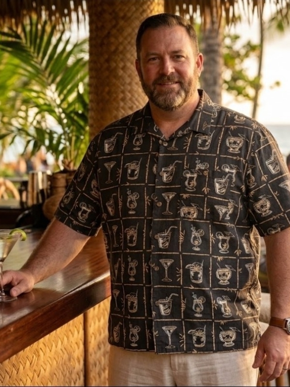 VINTAGE Island Republic Men’s Black Patterned Short-Sleeve Shirt - XL